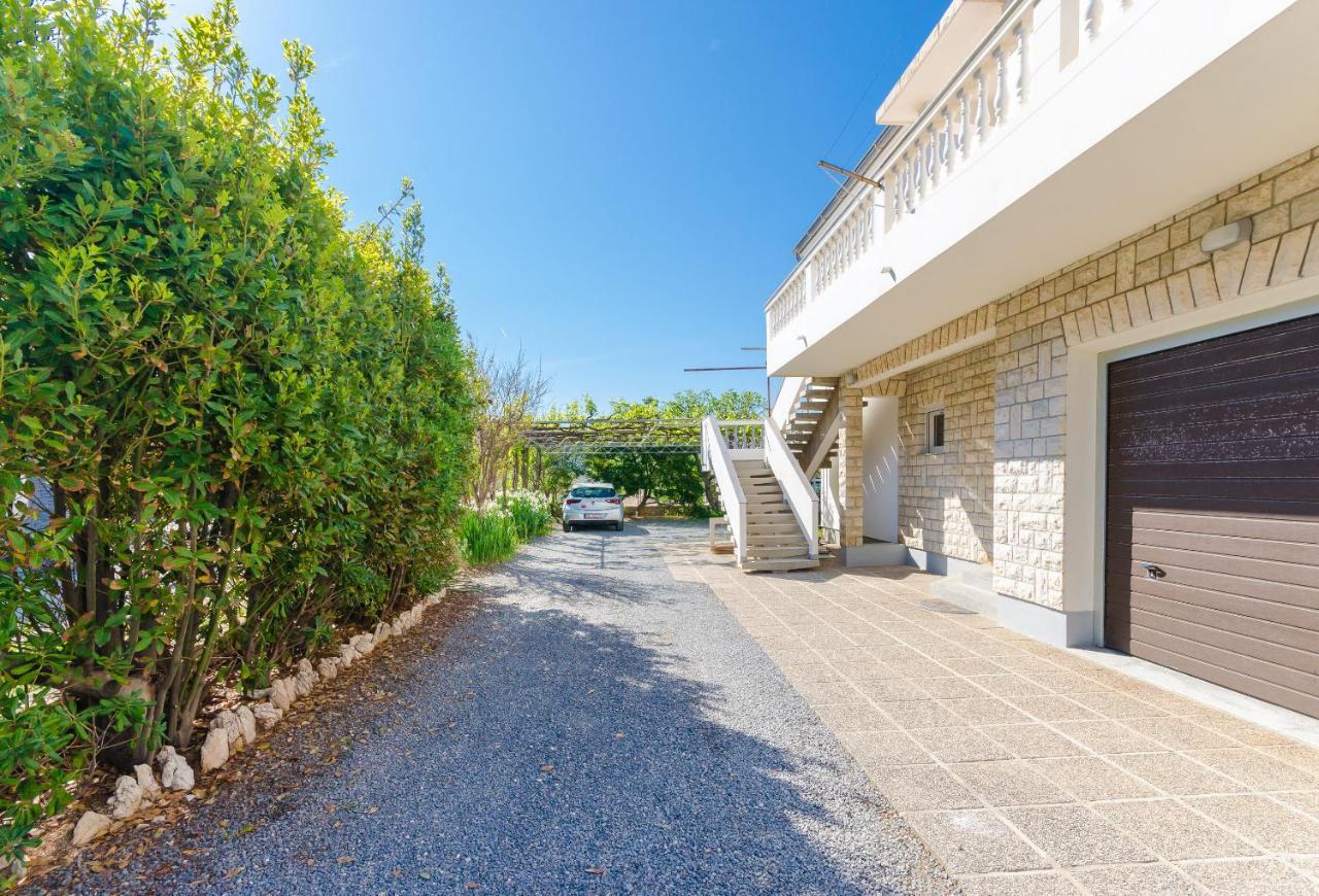 Apartments Slavica R Banjol 外观 照片