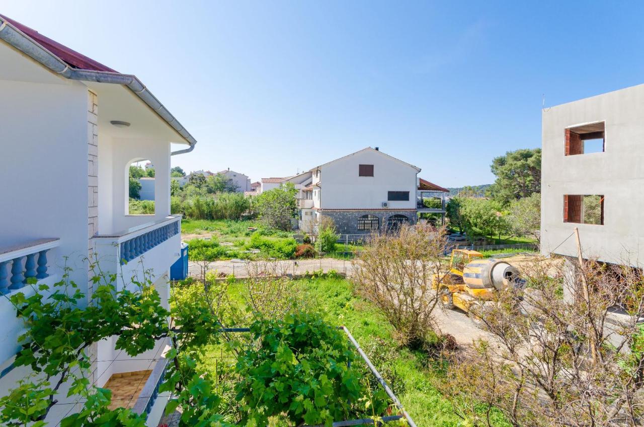 Apartments Slavica R Banjol 外观 照片