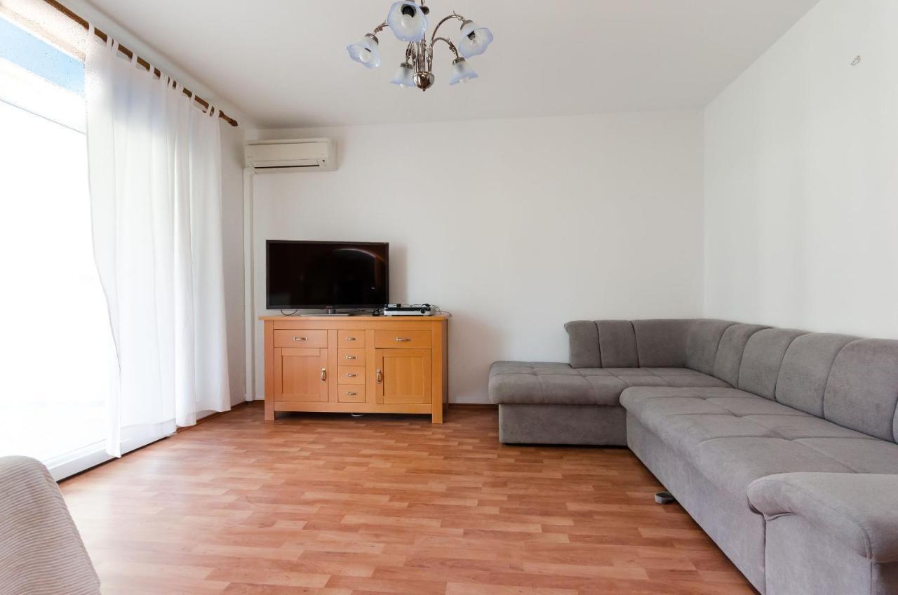 Apartments Slavica R Banjol 外观 照片