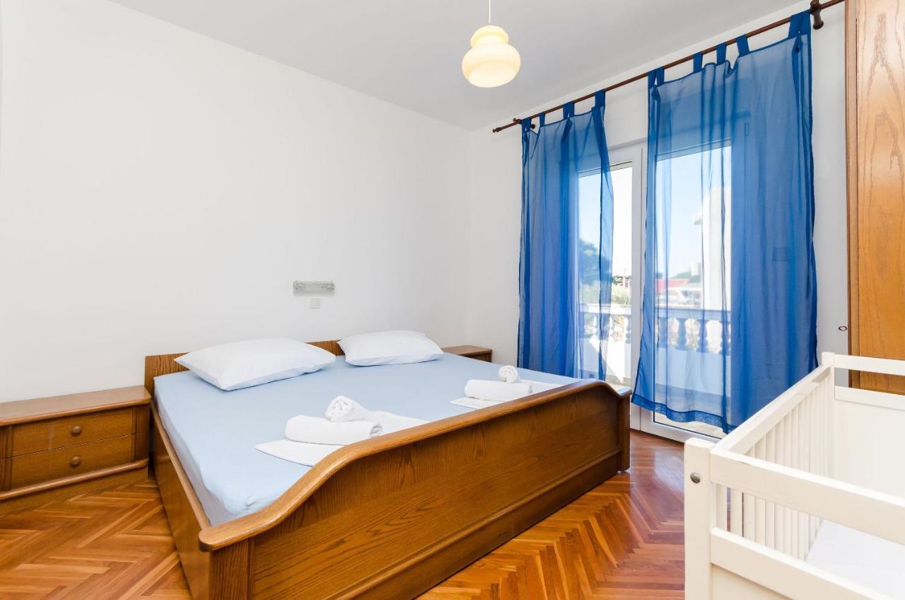 Apartments Slavica R Banjol 外观 照片