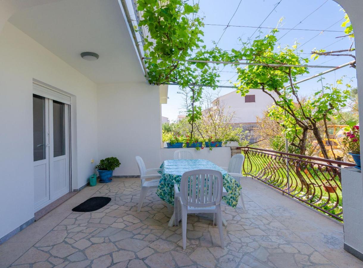 Apartments Slavica R Banjol 外观 照片