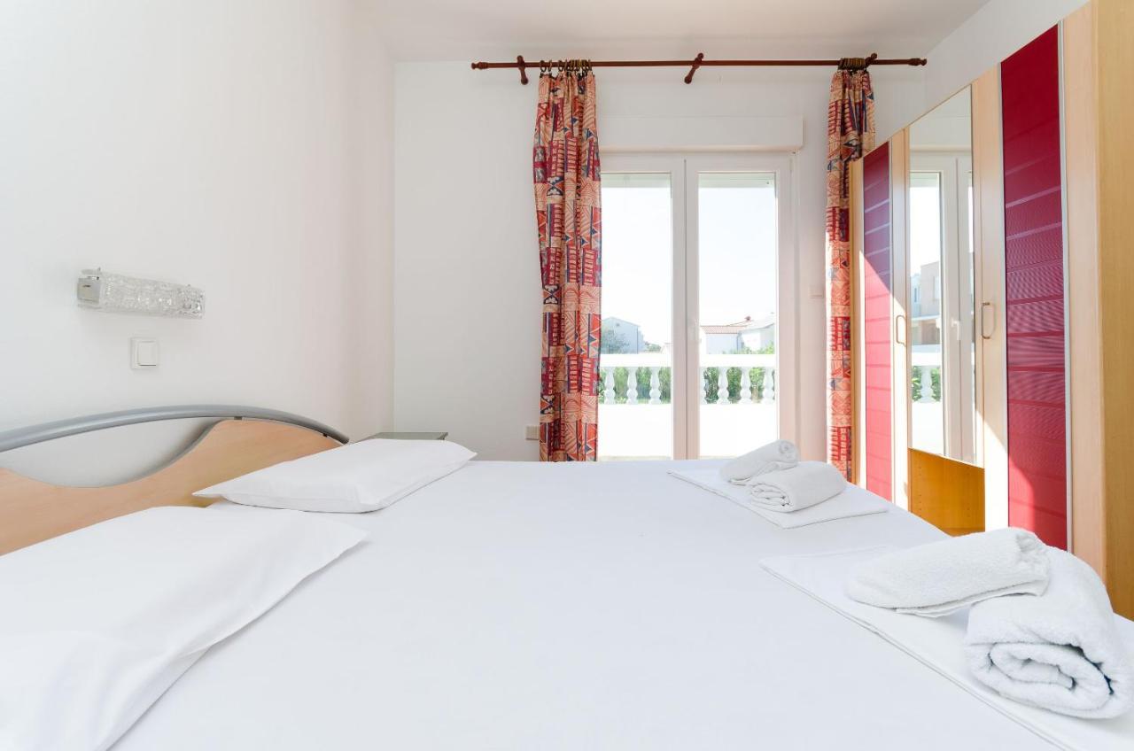 Apartments Slavica R Banjol 外观 照片