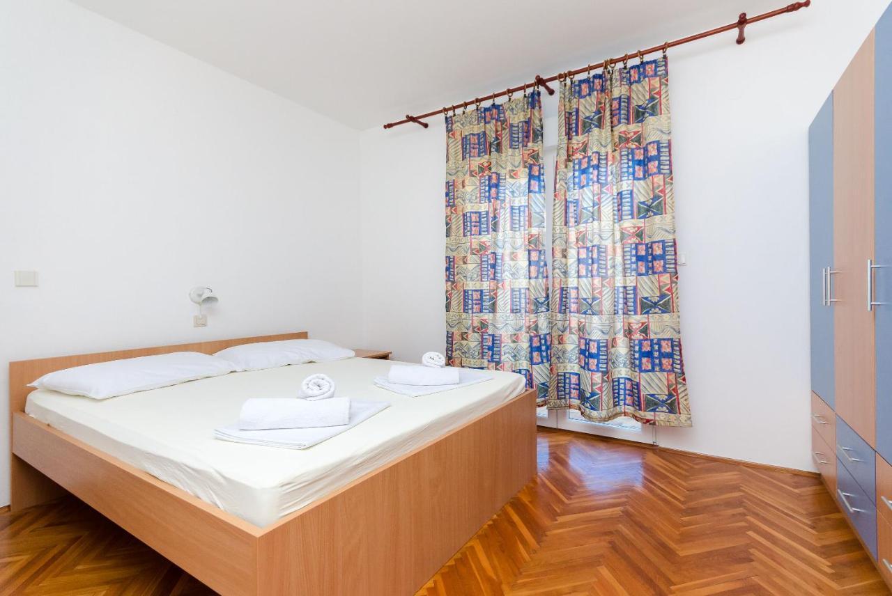 Apartments Slavica R Banjol 外观 照片