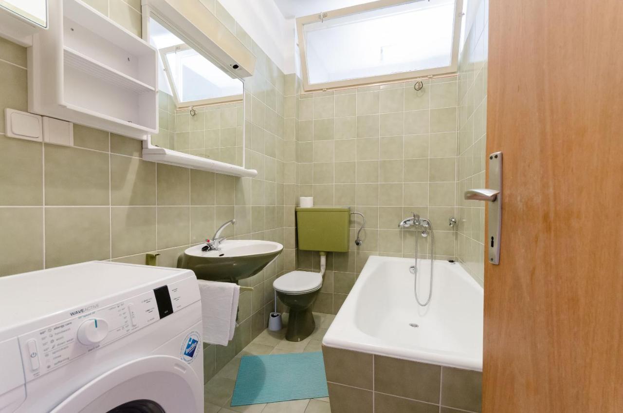 Apartments Slavica R Banjol 外观 照片