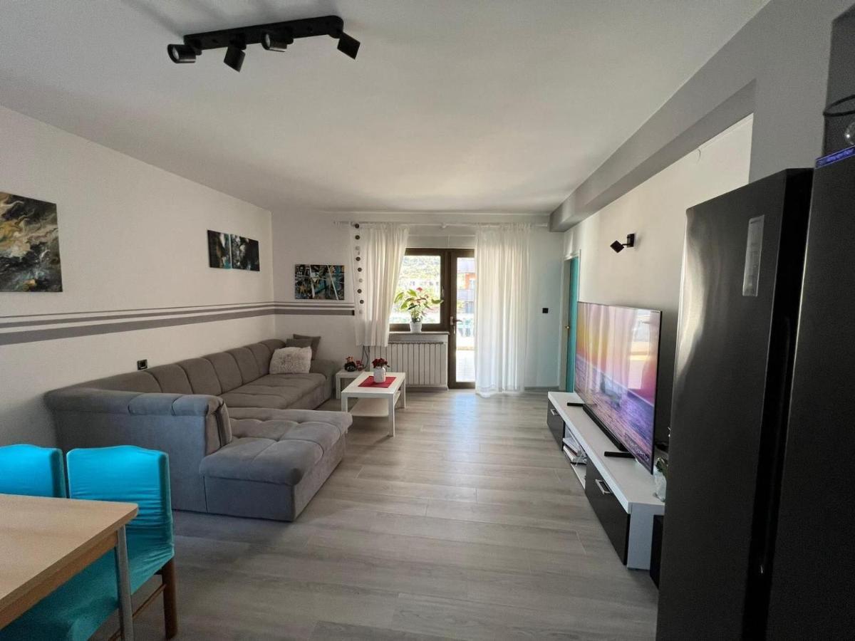 Apartments Slavica R Banjol 外观 照片